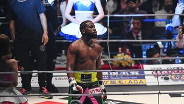 Floyd Mayweather noqueó a Mikuru Asakura y dejó entre ver que seguirá con las peleas de exhibición y que no volverá al boxeo profesional en el futuro.