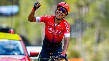 Nairo Quintana celebra su triunfo de etapa en Par&iacute;s-Niza.