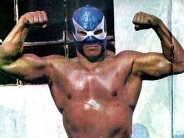 Originario de Oaxaca, su nombre en el ring tiene origen del acorazado alemán Bismarck. Fue campeón en múltiples ocasiones en la AAA y CMLL. Debutó en 1976 y se convirtió en una de las más grandes leyendas en el deporte. En diciembre de 2015 falleció a causa de un paro cardíaco a los 66 años de edad. También era conocido como ‘El Geniecillo Azul’ y mantuvo su incógnito hasta el día de su muerte.