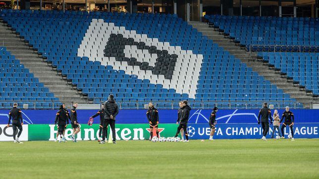 ¿Dónde juega el Shakhtar Donetsk sus partidos como local y desde cuándo no juega en Ucrania?