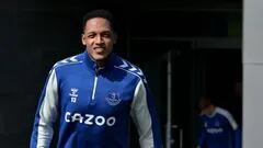 Yerry Mina durante un entrenamiento con Everton.