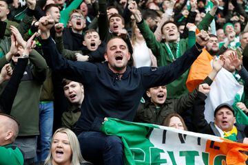 Soccer Football - Scottish Premiership - Rangers vs Celtic - Ibrox, Glasgow, Britain - March 11, 2018   Celtic fans celebrate   REUTERS/Russell Cheyne