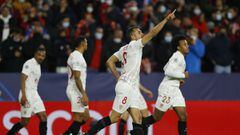 Jord&aacute;n celebra su gol, el primero del Sevilla.