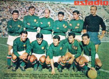 Juan Soto en sus tiempos de Audax Italiano en 1968. Sentado, es el tercero de izquierda a derecha.