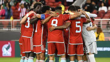 Jugadores de la Selección Colombia ante México en amistoso en Santa Clara.