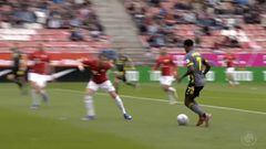 Control, enganche, gol y baile: Sinisterra anota en Feyenoord