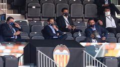 Anil Murthy, en el palco de Mestalla en un partido de esta temporada.