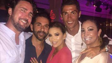 Cristiano Ronaldo coincidi&oacute; con Eva Longoria y su marido en una discoteca de Ibiza.