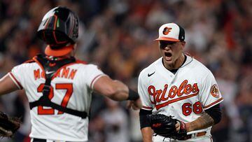 BALTIMORE, MARYLAND - SEPTEMBER 28: Pitcher Tyler Wells #68 and catcher James McCann #27 of the Baltimore Orioles celebrate after the Orioles defeated the Boston Red Sox to win the the American League Eastat Oriole Park at Camden Yards on September 28, 2023 in Baltimore, Maryland.   Rob Carr/Getty Images/AFP (Photo by Rob Carr / GETTY IMAGES NORTH AMERICA / Getty Images via AFP)