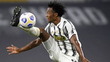 El colombiano fue titular en el primer partido de Juventus de la temporada. Jug&oacute; como carrilero derecho y acompa&ntilde;ado de Danilo en defensa.