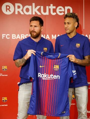 Rakuten patrocinará al Barcelona las cuatro próximas temporadas. Messi, Neymar, Piqué y Arda presentaron en Japón el nuevo sponsor que lucirán.