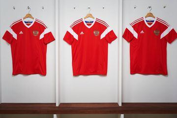 The 2018 World Cup hosts will wear a shirt that draws on the design for the Soviet Union's 1988 Olympics top.