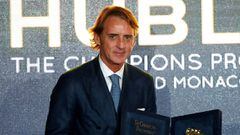 Soccer Football - Golden Foot Award - Monaco - November 7, 2017 - Italy&#039;s former soccer player Roberto Mancini poses after receiving his Golden Football Legend Award in Monaco