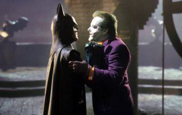 En 1989, Tim Burton llevó al cine a Batman por primera vez. La cinta creó opiniones para todos los gustos pero de lo que pocos dudaron -y dudan- es que Nicholson volvió a bordar su papel. El actor se metió en la piel del Joker, otro de sus papeles más recordados.