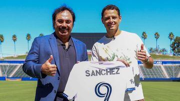 Hugo Sánchez visitó a LA Galaxy para entrevistar a Chicharito