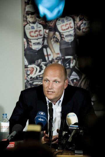 Bjarne Riis in the press conference where he confessed to doping in 2007