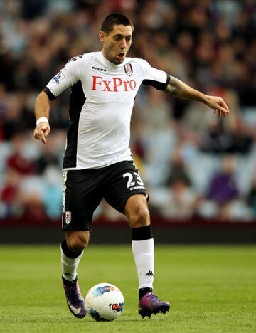 Clint Dempsey ganó el Jugador Fulham del año dos veces y tiene el récord del club por los goles marcados en la Premier League. Está empatado con Landon Donovan en la tabla de anotaciones de la selección nacional de Estados Unidos con 57. Jugó con Fulham y Tottenham.