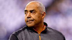 El ex coach de los Bengals dio el consejo a los Cardinals. 