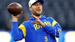 INGLEWOOD, CALIFORNIA - DECEMBER 08: Matthew Stafford #9 of the Los Angeles Rams warms up prior to the game against the Las Vegas Raiders at SoFi Stadium on December 08, 2022 in Inglewood, California.   Ronald Martinez/Getty Images/AFP (Photo by RONALD MARTINEZ / GETTY IMAGES NORTH AMERICA / Getty Images via AFP)