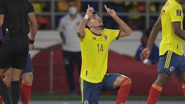 Colombia's Luis Diaz celebrates after scoring against Bolivia during their South American qualification football match for the FIFA World Cup Qatar 2022, at the Metropolitano Roberto Melendez stadium in Barranquilla, Colombia, on March 24, 2022. (Photo by Raul ARBOLEDA / AFP)