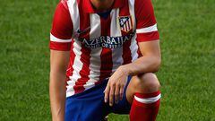 El Atlético de Madrid hizo oficial el traspaso desde el Barcelona de David Villa el 8 de julio de 2013.