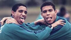 Roberto Carlos y Ronaldo Nazario en un fotograma del documental 'The Phenomenon'.