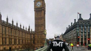 Floyd Mayweather posa junto al Big Ben de Londres.