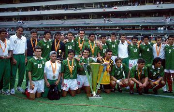 El domingo 25 de julio de 1993 se jugó la final de la II Copa Oro en el Estadio Azteca. Ese día ambos equipos llegaron motivados, Estados Unidos había ganado cuatro juegos previos y México sumó tres victorias por goleada y un empate. Pero fue México quien se llevó la victoria con un marcador de 4-0.