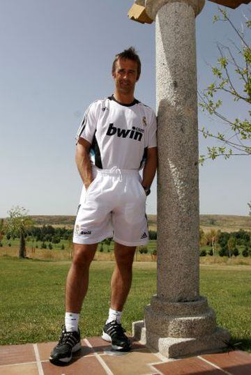 Algunos años después del Rayo lo fichó el filial del Real Madrid. Entrenó al Castilla entre 2008 y 2009.