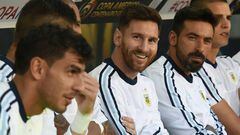 Argentina&#039;s Lionel Messi (C) smiles from the bench during a Copa America Centenario football match against Chile in Santa Clara, California, United States, on June 6, 2016.  / AFP PHOTO / Mark Ralston