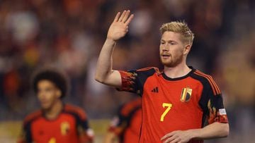 BRUSSELS, BELGIUM - SEPTEMBER 22: Kevin De Bruyne (R) of Belgium celebrates after he scores the opening goal during the UEFA Nations League League A Group 4 match between Belgium and Wales at King Baudouin Stadium on September 22, 2022 in Brussels, Belgium. (Photo by Dean Mouhtaropoulos/Getty Images)