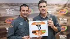 Melcior Mauri y Miguel Indurain posan en el acto de presentaci&oacute;n del ciclista navarro como miembro del equipo KH-7 para la Titan Desert 2020.