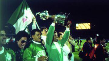 En la vuelta, en Bogotá, un autogol de Jorge Guasch dio esperanza y el 'Palomo' Usuriaga puso el 2-2 en la serie. En el punto penal Nacional se quedó con su primera Libertadores. 