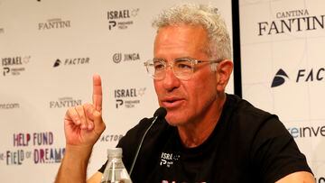 El dueño del Israel Cycling Academy Sylvan Adams, en una rueda de prensa previa al Tour de Francia 2022.