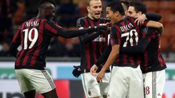 El Milan venció 2-0 a la Fiorentina en San Siro con un golazo de Bacca a los tres minutos y otro de Kevin-Prince Boateng a los 87'