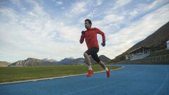 Kilian Jornet corre en la pista de Mandalen (Noruega) donde se probar&aacute; en su pr&oacute;ximo reto.