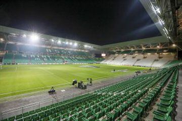 Stade Geoffroy-Guichard (Saint Etienne). 42.000 Capacity