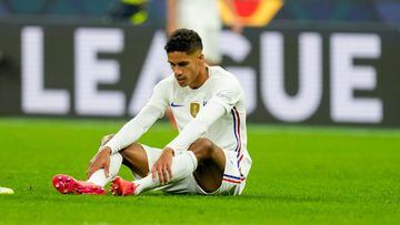 Manchester United confirm Varane out for "a few weeks" with injury