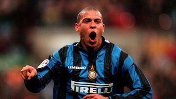 28 March 1998: Ronaldo of Inter Milan celebrates during the Serie A match between Milan and Inter Milan played at the "Giuseppe Meazza" in Milan.