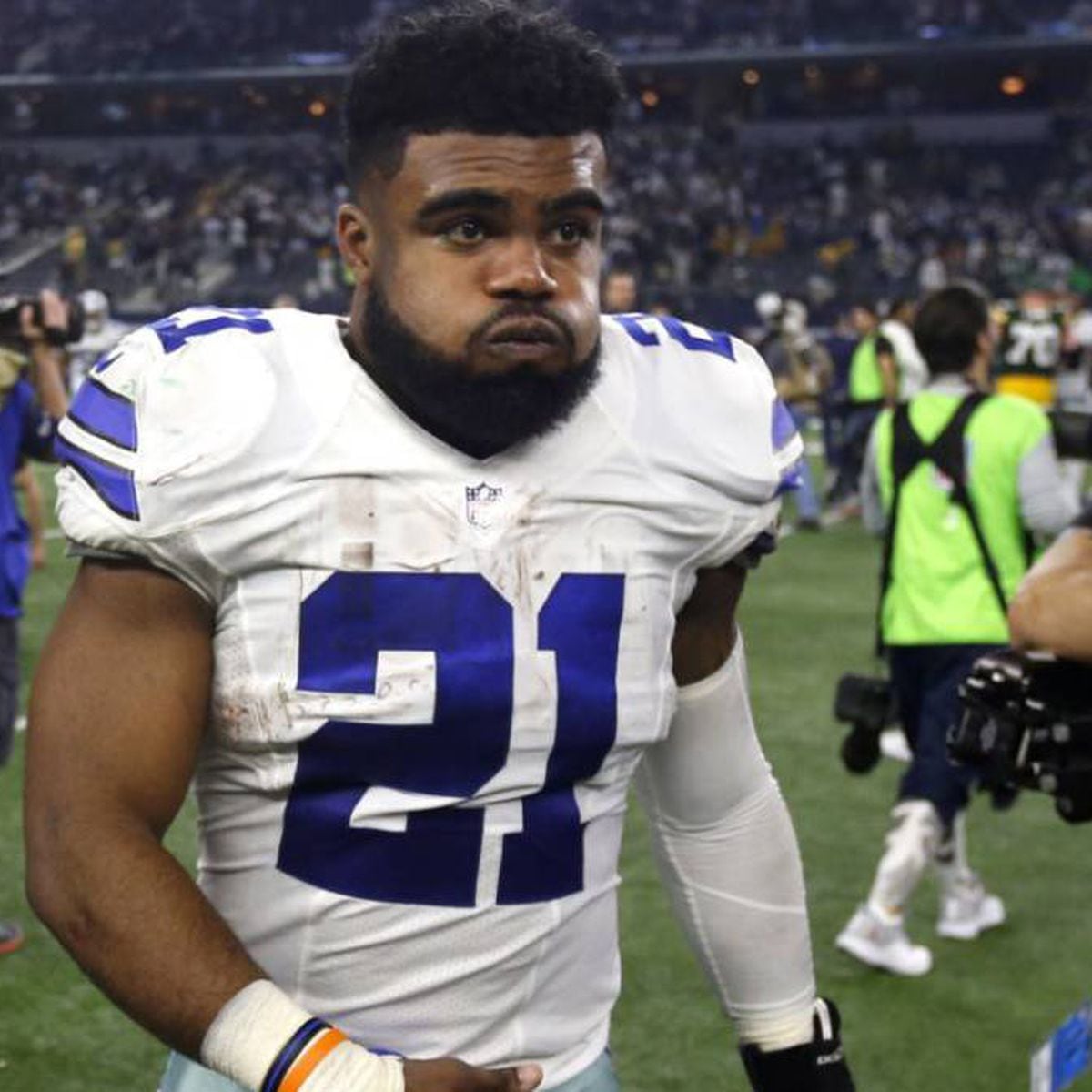 Cowboys injury report: Ezekiel Elliott officially out against Packers