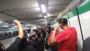 Usuarios entonan “NI tu ni nadie” en la línea 8 del Metro CDMX