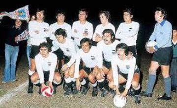 En 1973, quinta participación de los albos en el torneo, el equipo del "Zorro" Alamos perdió la final con Independiente.