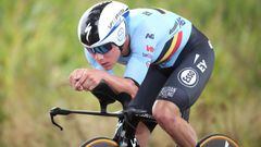 El ciclista belga Remco Evenepoel compite durante la prueba contrarreloj de los Mundiales de Ciclismo en Ruta de Flandes 2021.