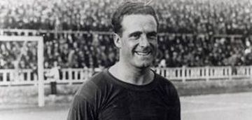 8. Héctor Scarone - Uruguay. El charrúa partició en siete ediciones del torneo y convirtió 13 veces. Fue goleador en la edición de 1927.