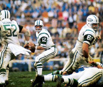 Joe Namath, quarterback de los Jets, aseguró antes del encuentro que ganarían. Se tomó a broma, claro. Entonces la NFL no era como la conocemos, y el Super Bowl era la final entre dos ligas "diferentes, la poderosa NFL y la recién llegada AFL. Que un equipo de los segundos ganase este encuentro era impensable. Y sucedió. Es crucial este partido porque, de verdad, es el inicio de la actual NFL.