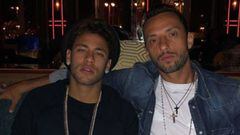 Neymar regresa a París tras resolver sus problemas personales