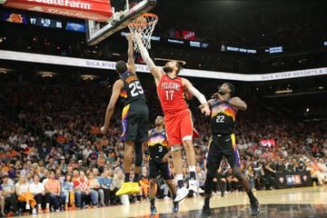 Jonas Valanciunas #17 of the New Orleans Pelicans shoots the ball during Round 1 Game 1 of the 2022 NBA Playoffs against on April 17, 2022 at Footprint Center in Phoenix