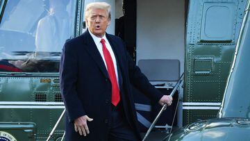 (FILES) In this file photo taken on January 20, 2021 outgoing US President Donald Trump boards Marine One at the White House in Washington, DC. - Several of former US president Donald Trump&#039;s impeachment lawyers have left his team a little over a wee