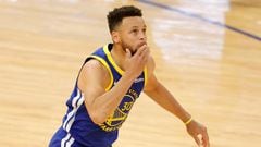 Steve Kerr pays tribute to Curry after Chamberlain record