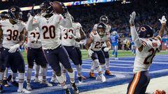 DETROIT, MI - NOVEMBER 22: Corner back Kyle Fuller #23 of the Chicago Bears celebrates his interception in the fourth quarter with other teammates of the defense during an NFL game against the Detroit Lions at Ford Field on November 22, 2018 in Detroit, M